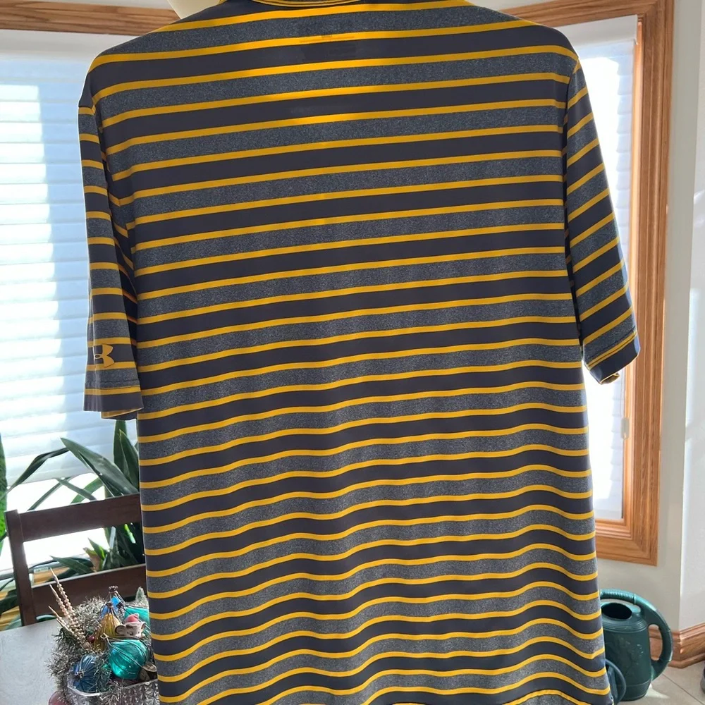 Under Armour Iowa Hawkeye Golf Shirt - Picture 4 of 4